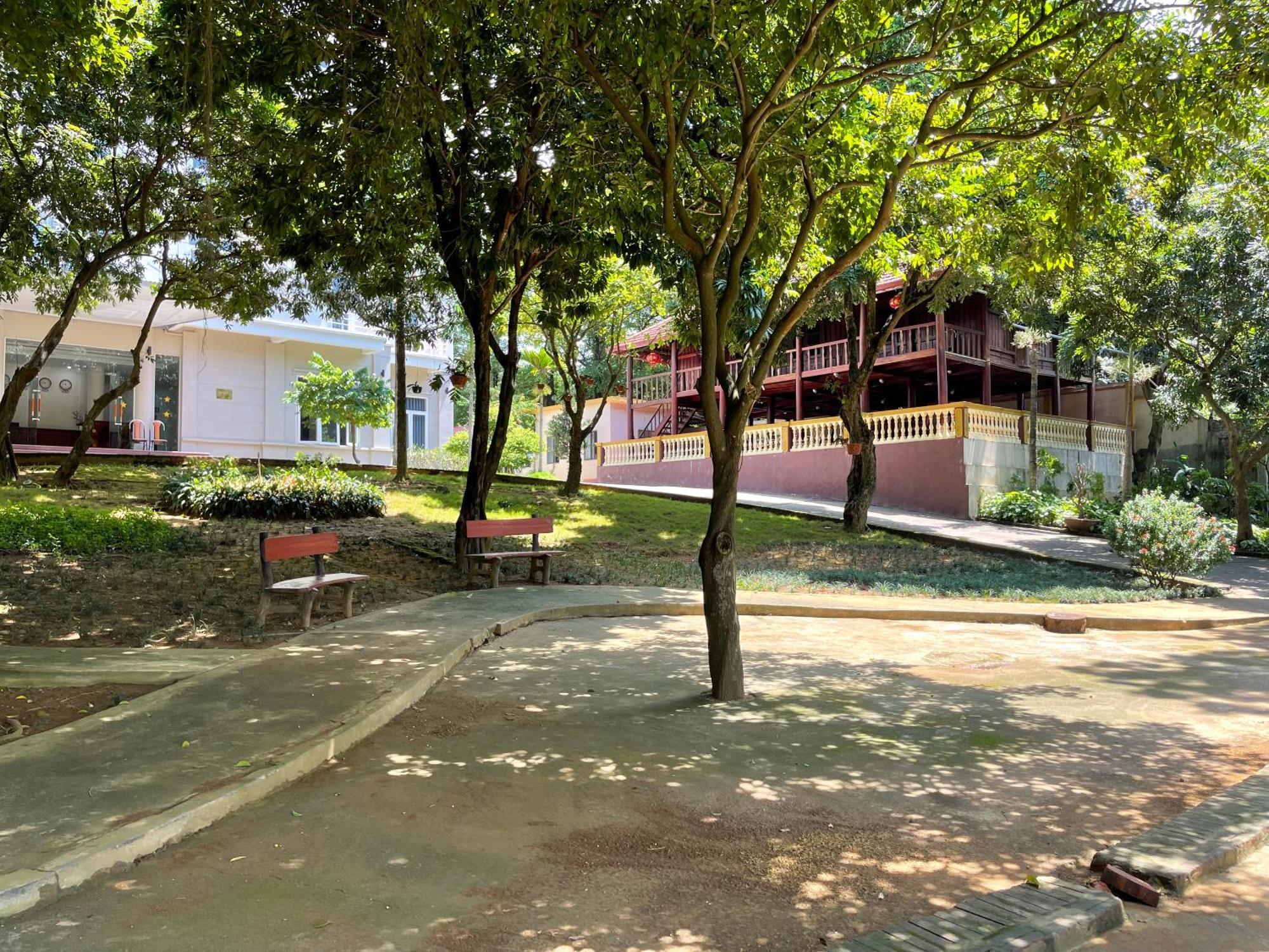 Thien Binh Hotel Hoa Binh Экстерьер фото